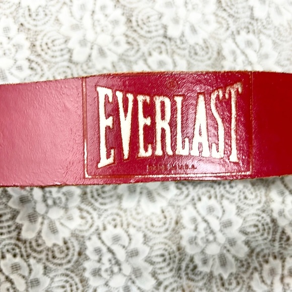 EVERLAST |✨VINTAGE!✨ Red Thick Leather Workout Gym Belt SMALL 24” to 32” - Picture 8 of 8